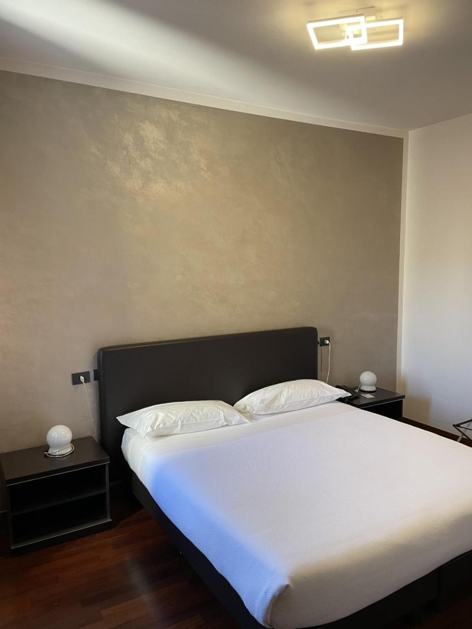 Residence Hotel Torino Uno Bilik gambar
