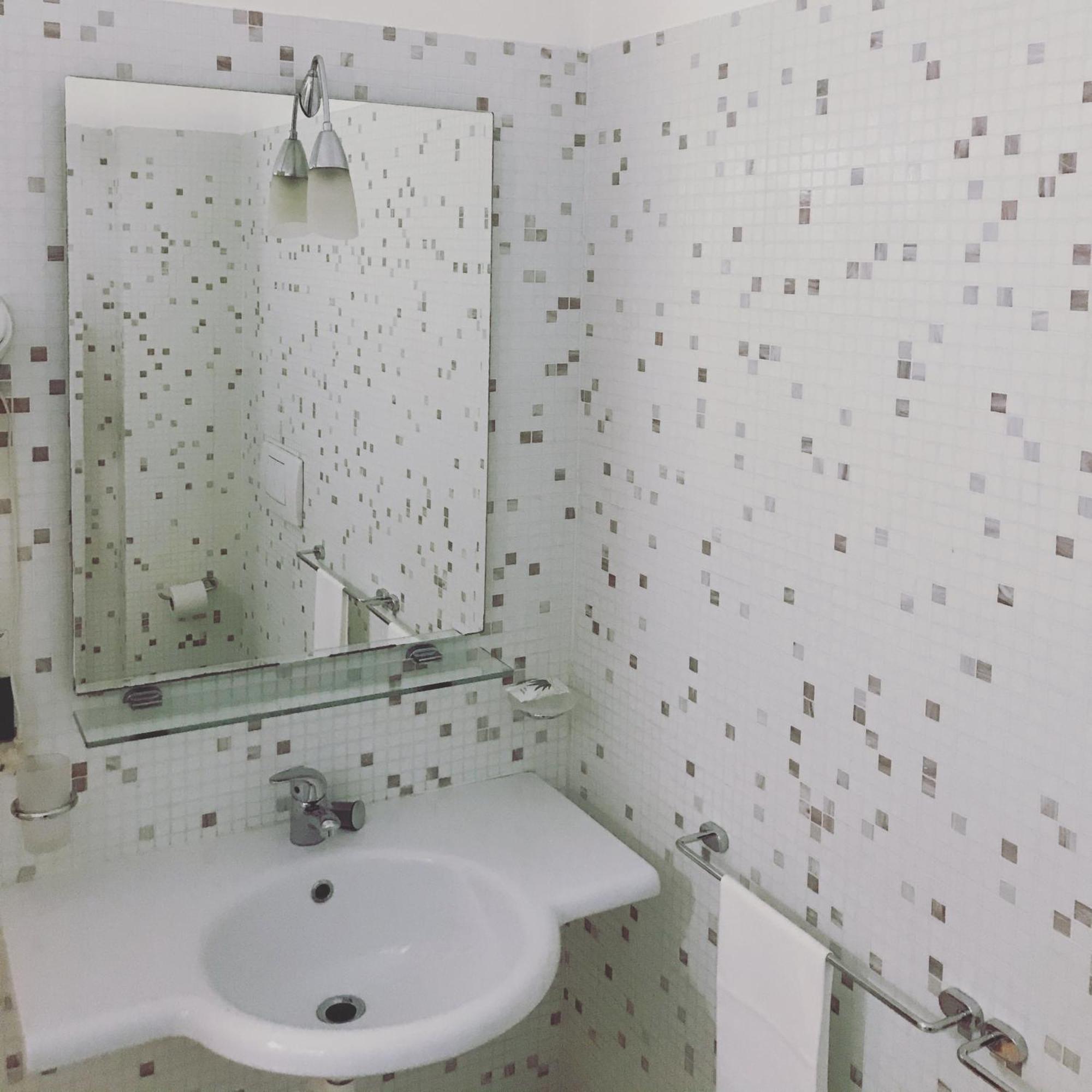 Residence Hotel Torino Uno Bilik gambar