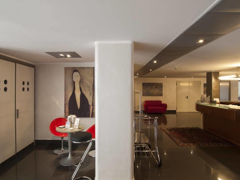 Residence Hotel Torino Uno Luaran gambar